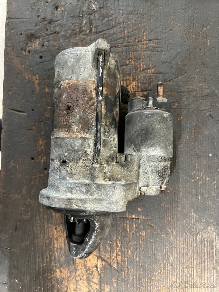 Startér M52