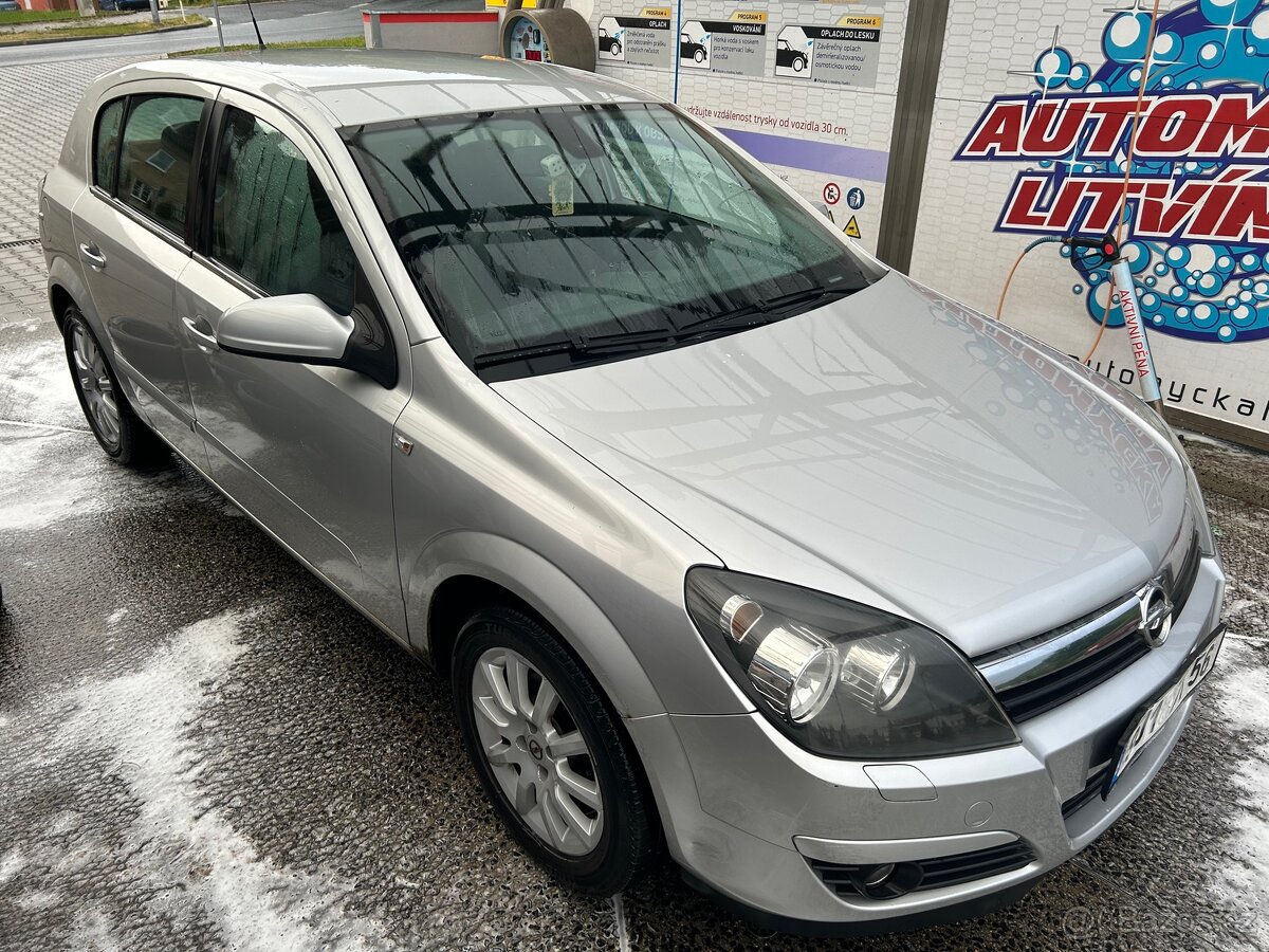 Opel astra H 1.4i r.v 2004 66kW, první majitel ČR