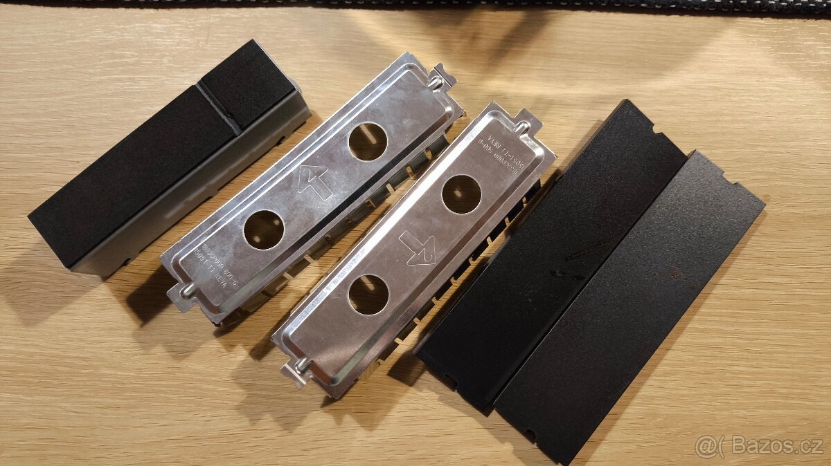 Komponenty z počítače HP Z440 přední krytky, aj.