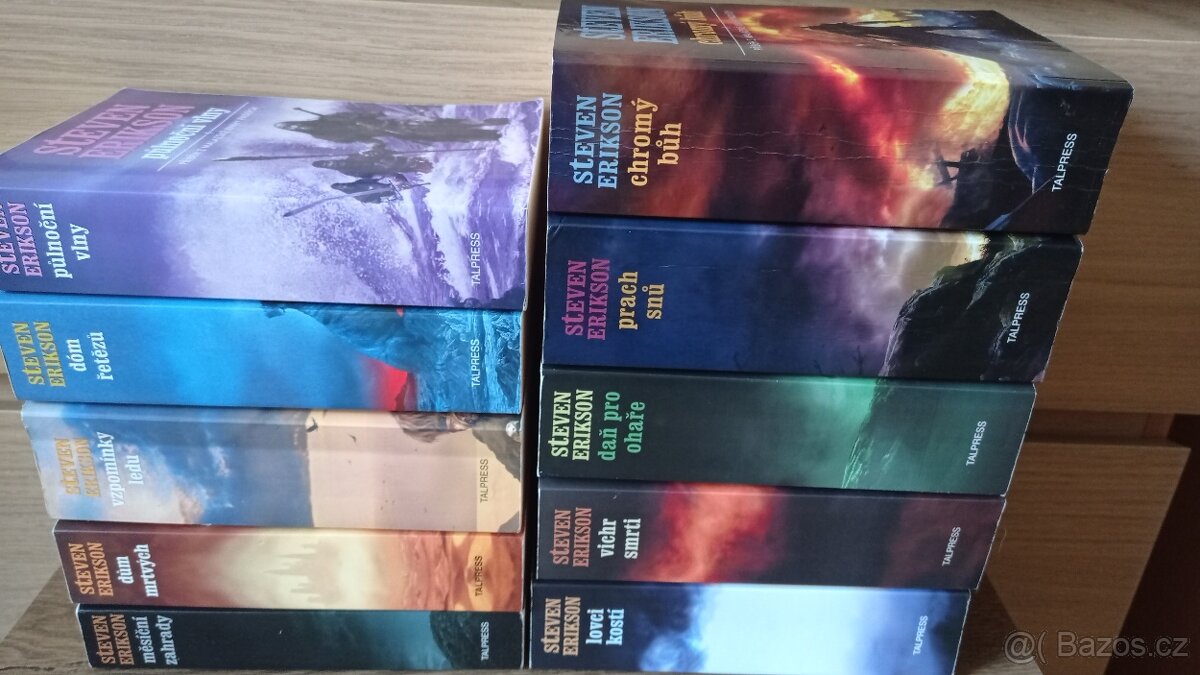 Steven Erikson - Malazská kniha padlých (Talpress)