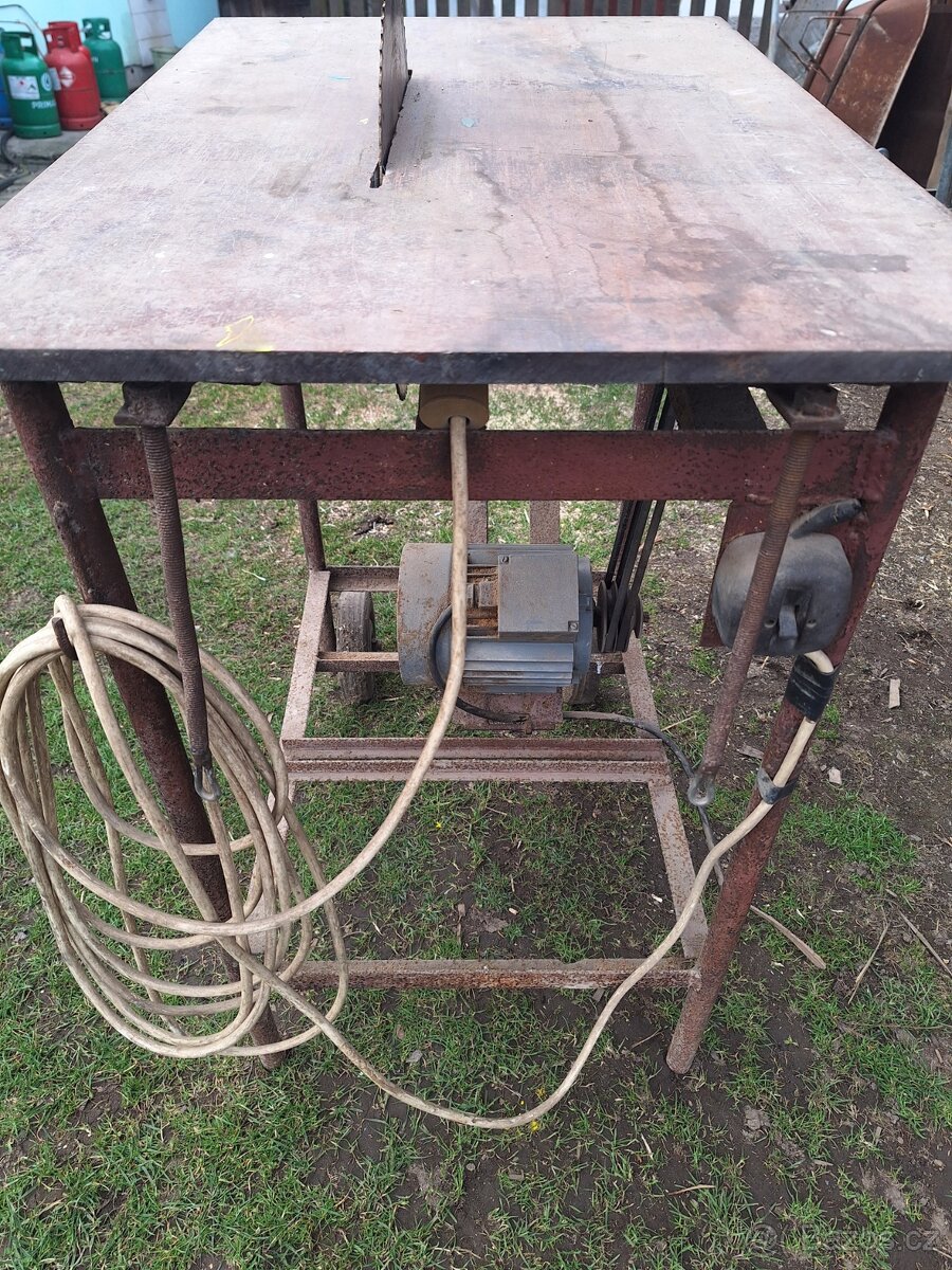 Pila elektrická 380V