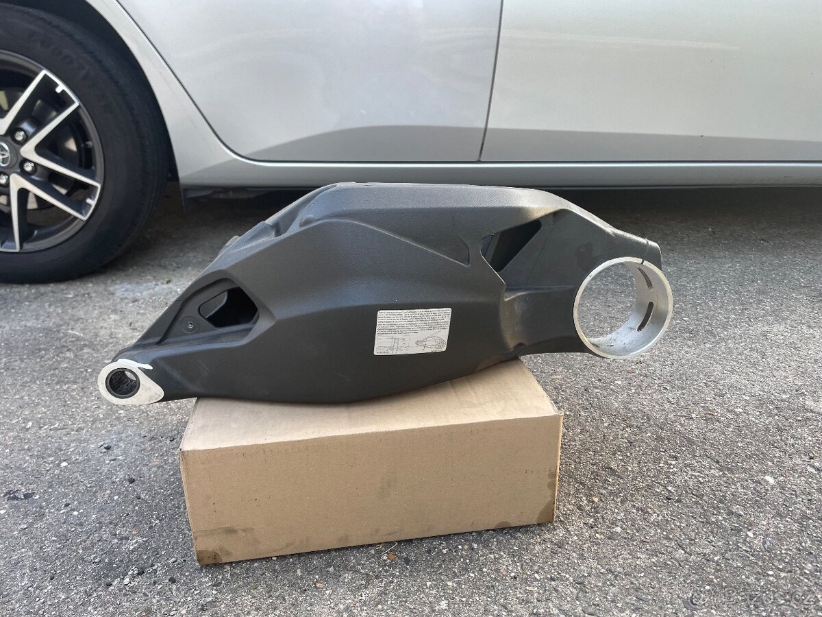 Zadni kyvka Ducati SF V2 / Panigale V2