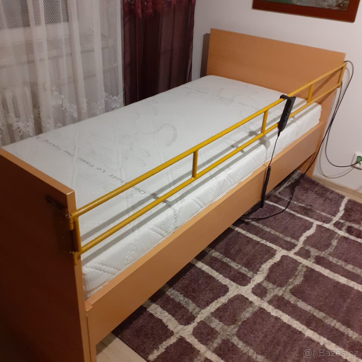 Zdravotní polohovací postel