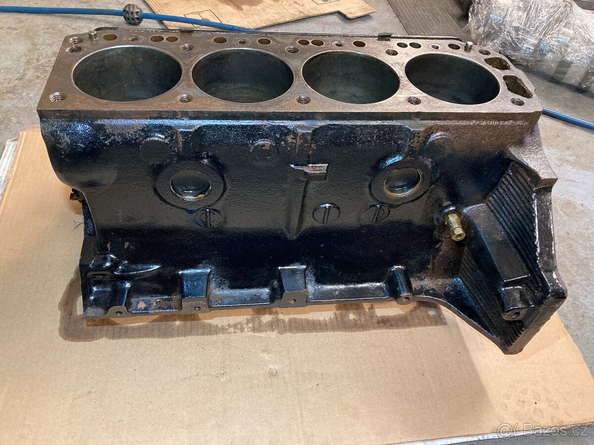 Lodni motor motor Mercruiser. 3.0 Volvo penta. Na dily.