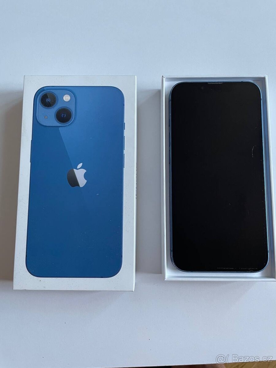 iPhone 13 modrá barva