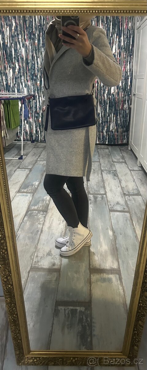 Tmavě modrá crossbody kabelka