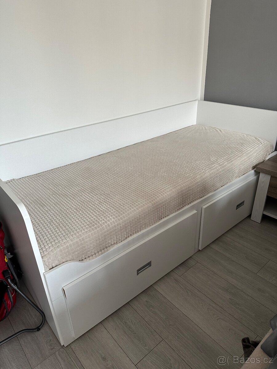 Rozkládací postel s matraci