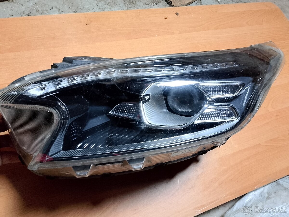 Levé přední světlo Kia x-ceed