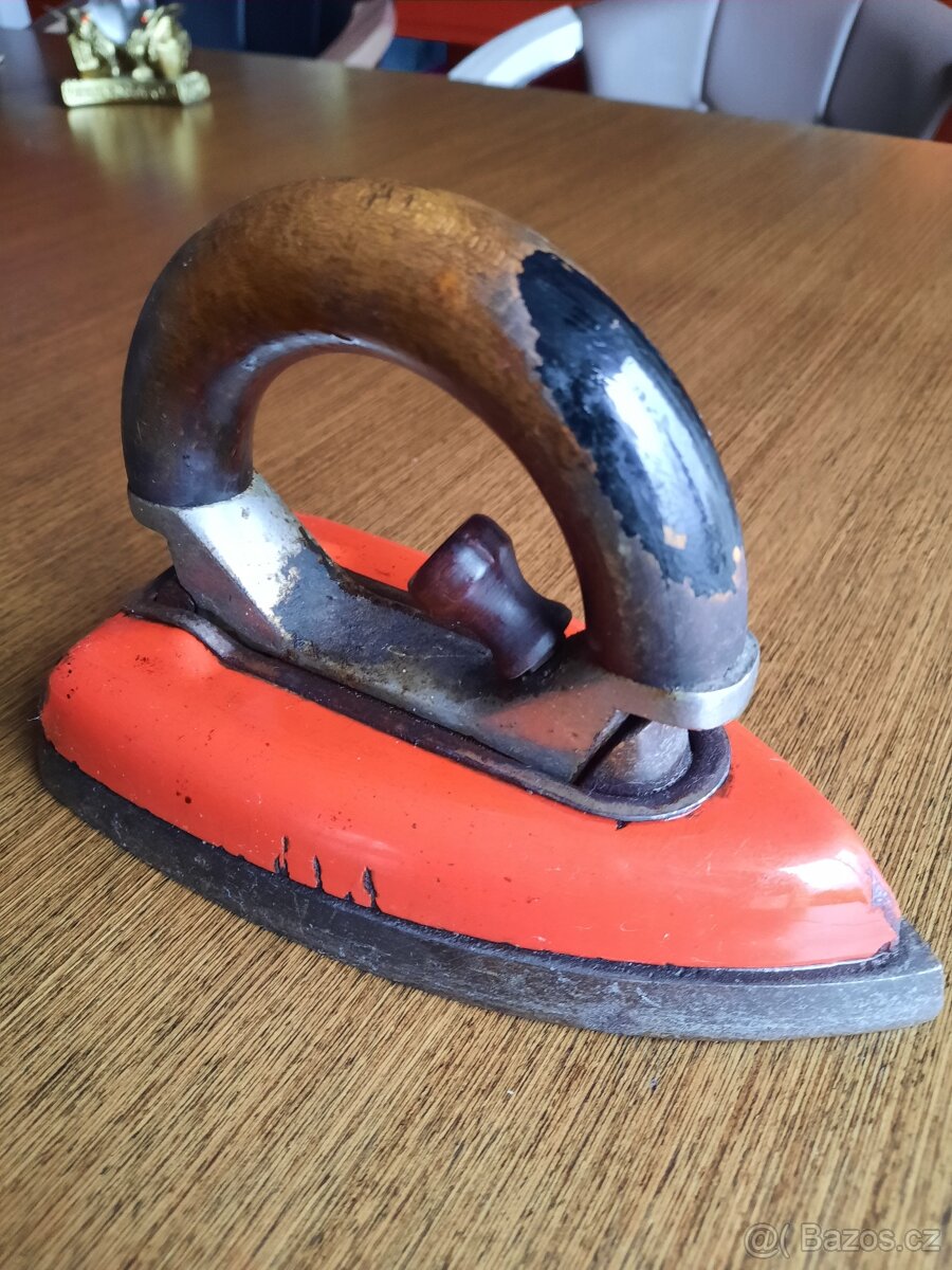 stará žehlička Filakovo