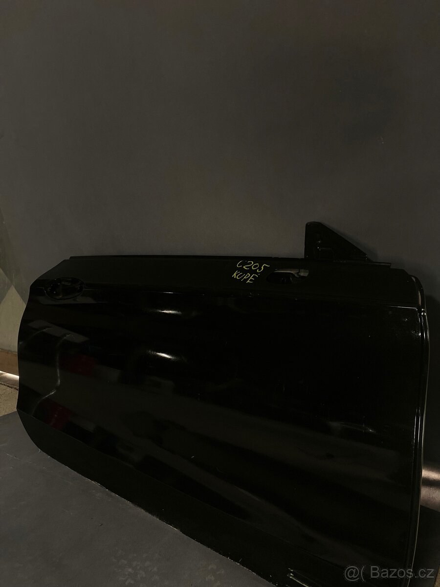 Přední dveře Mercedes kupe C 205