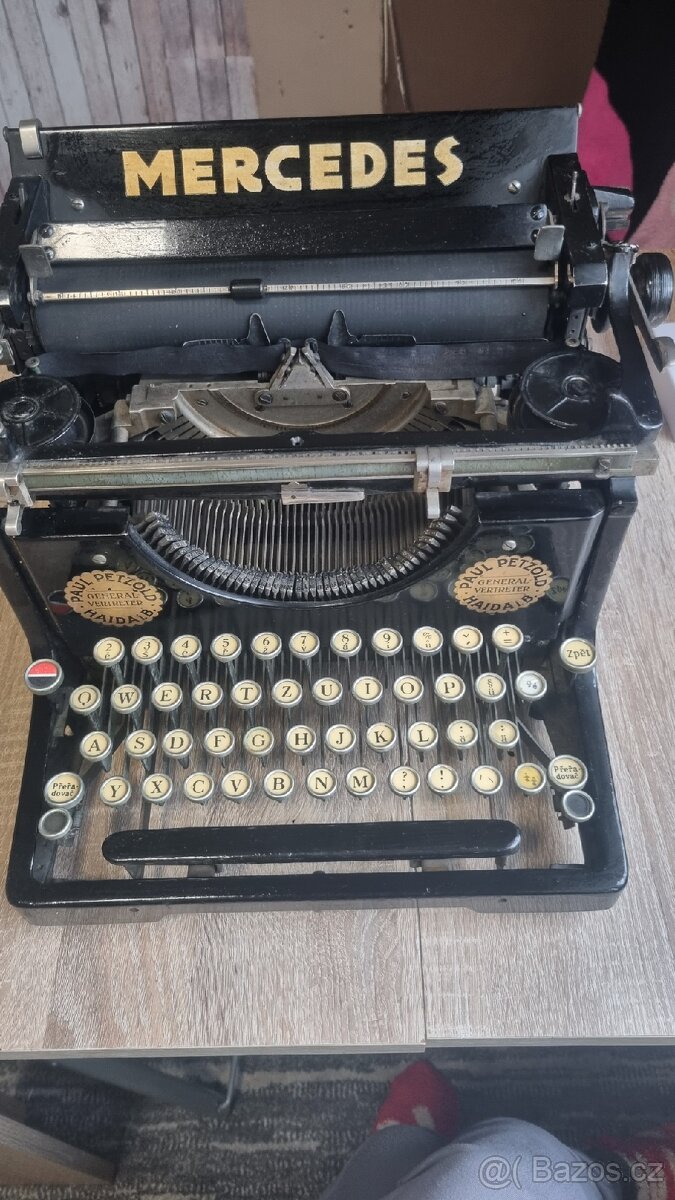 Psaci stroj Mercedes