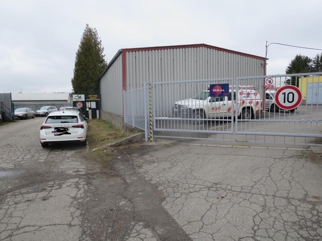 Plechová hala 180m2 10x18 výška 4m (sklad) rozložená