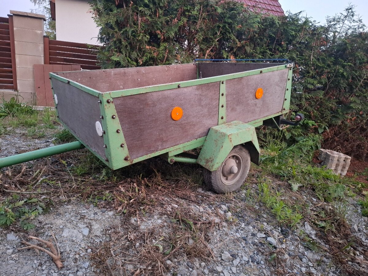 Přívěsný vozík