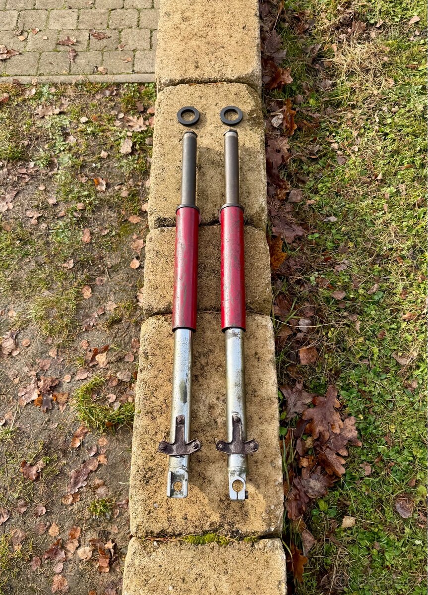 CZ 125 175 250 kývačka - přední tlumiče