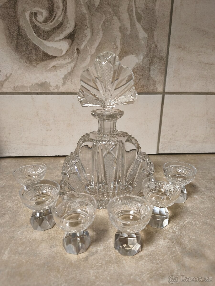 Křišťálová karafa + 6 štamprlí