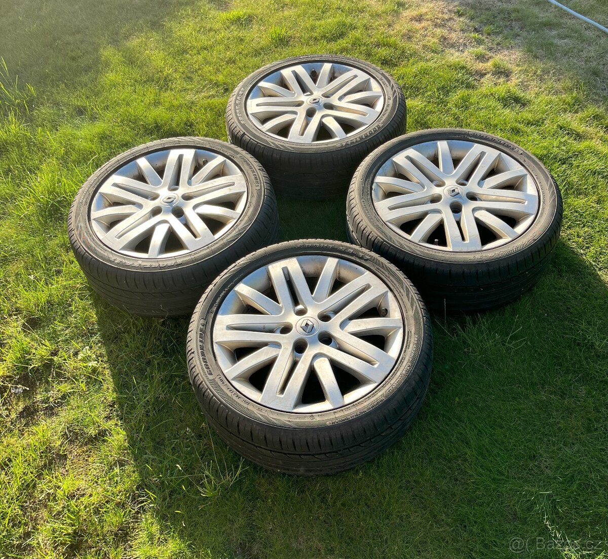 ALU KOLA R17 5x108 , Orig. Renault , Pneu 6mm 225/45/R17