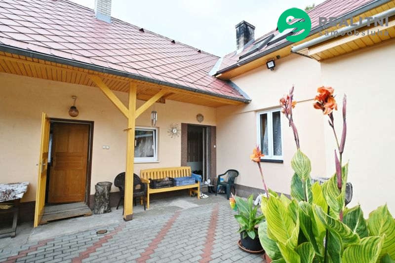 Prodej rodinného domu 172 m2, pozemek 3 735 m2