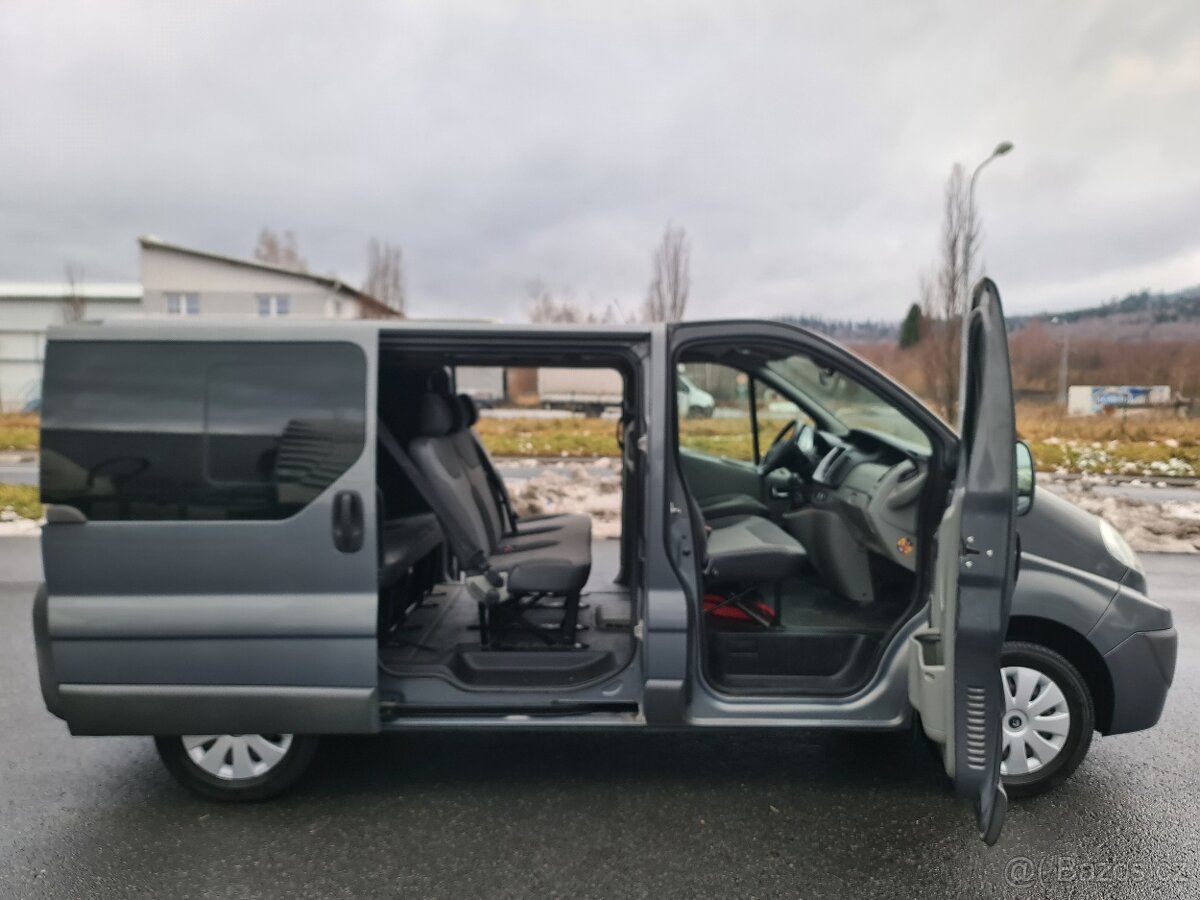 RENAULT TRAFIC 2.0 DCi 9-MÍST DIGI-KLIMA NAVI 2xŠOUP 109TKM