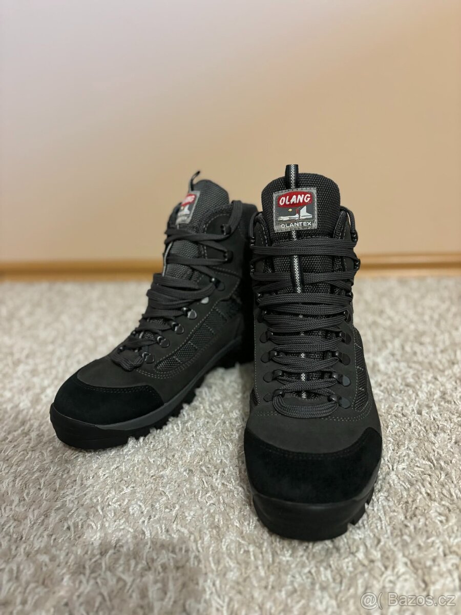 Zánovní trekové boty