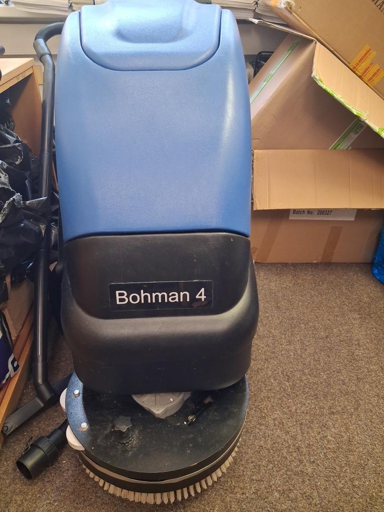 Podlahový mycí stroj kabelový