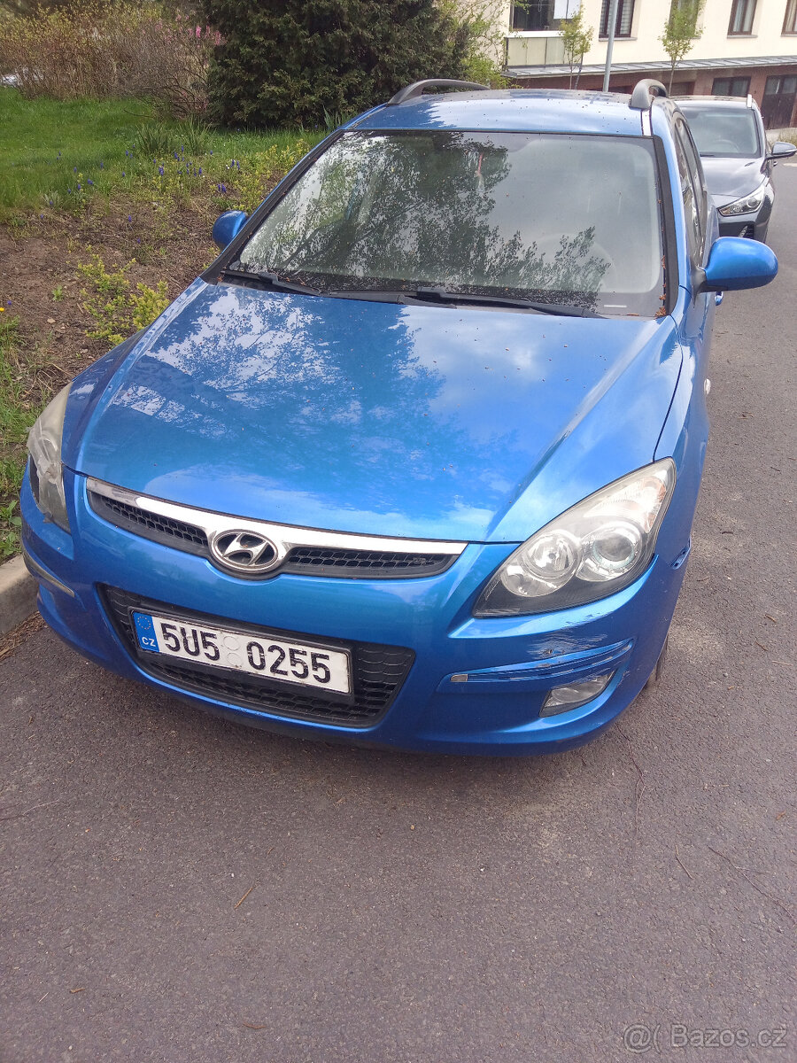 Hyundai I 30 1.4 benzín + LPG kombi 2009 Na opravu nebo díly