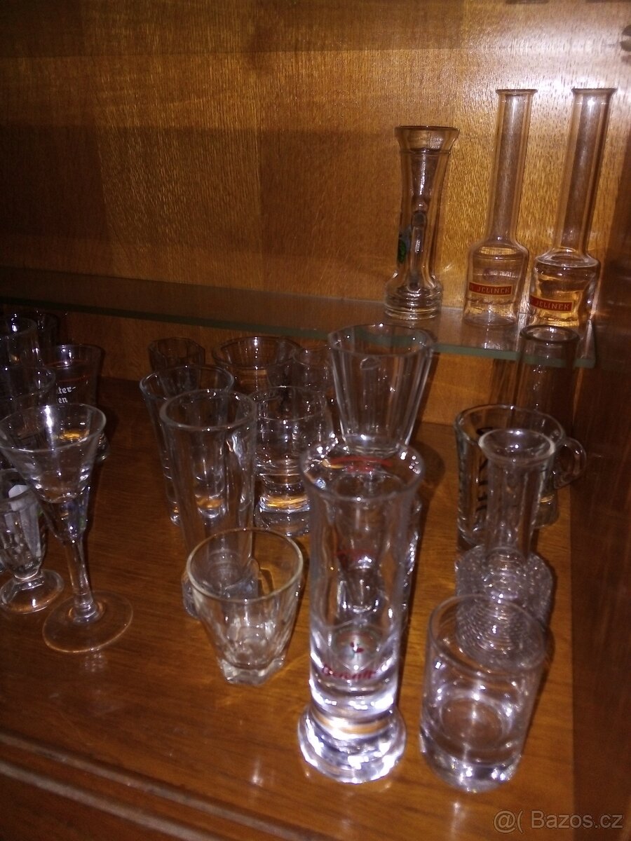 Prodám sbírku skleněných štamprlí-kalíšků SLEVA