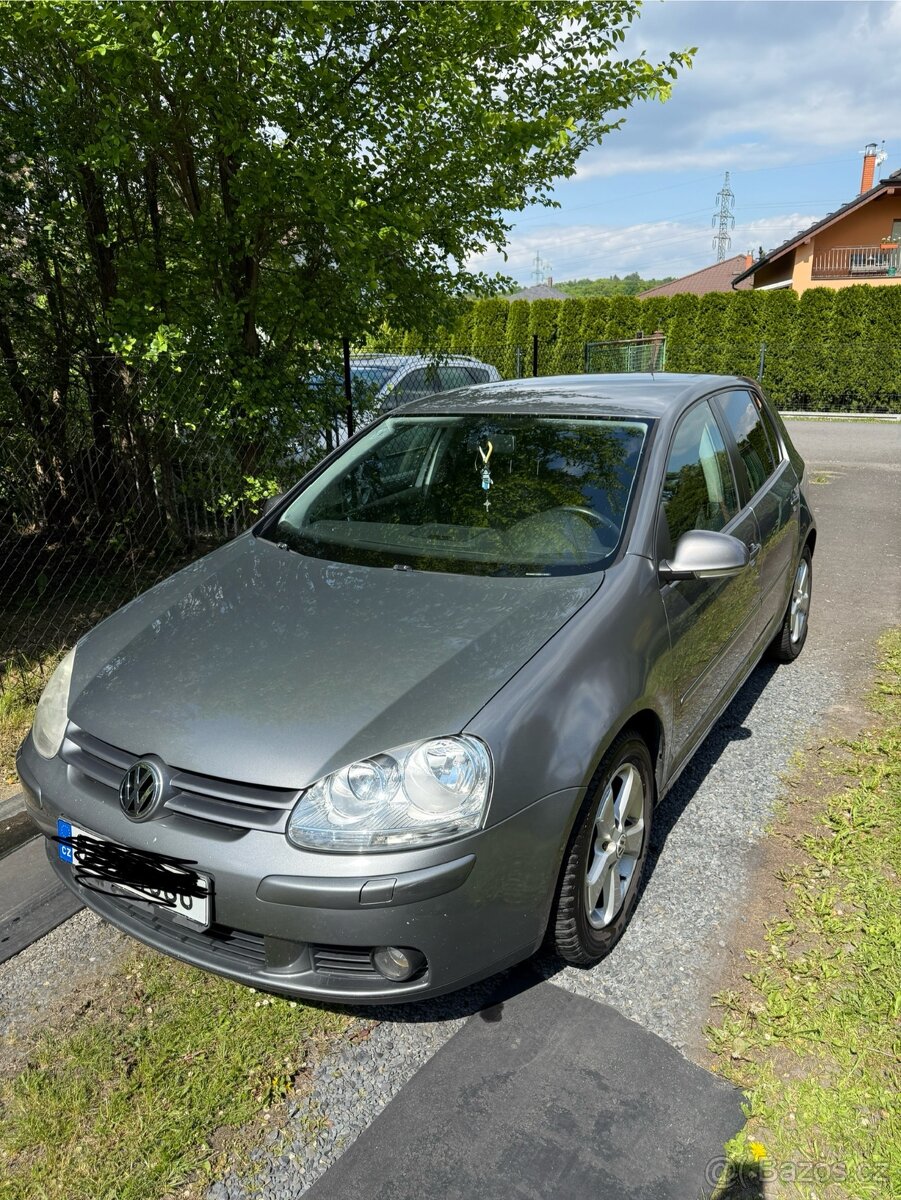 VW Golf V 1.9 TDI r. 2007 – na opravu nebo na náhradní díly
