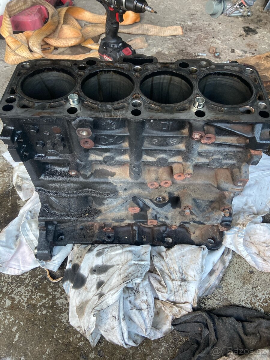 Blok motoru 1.9TDI BLS