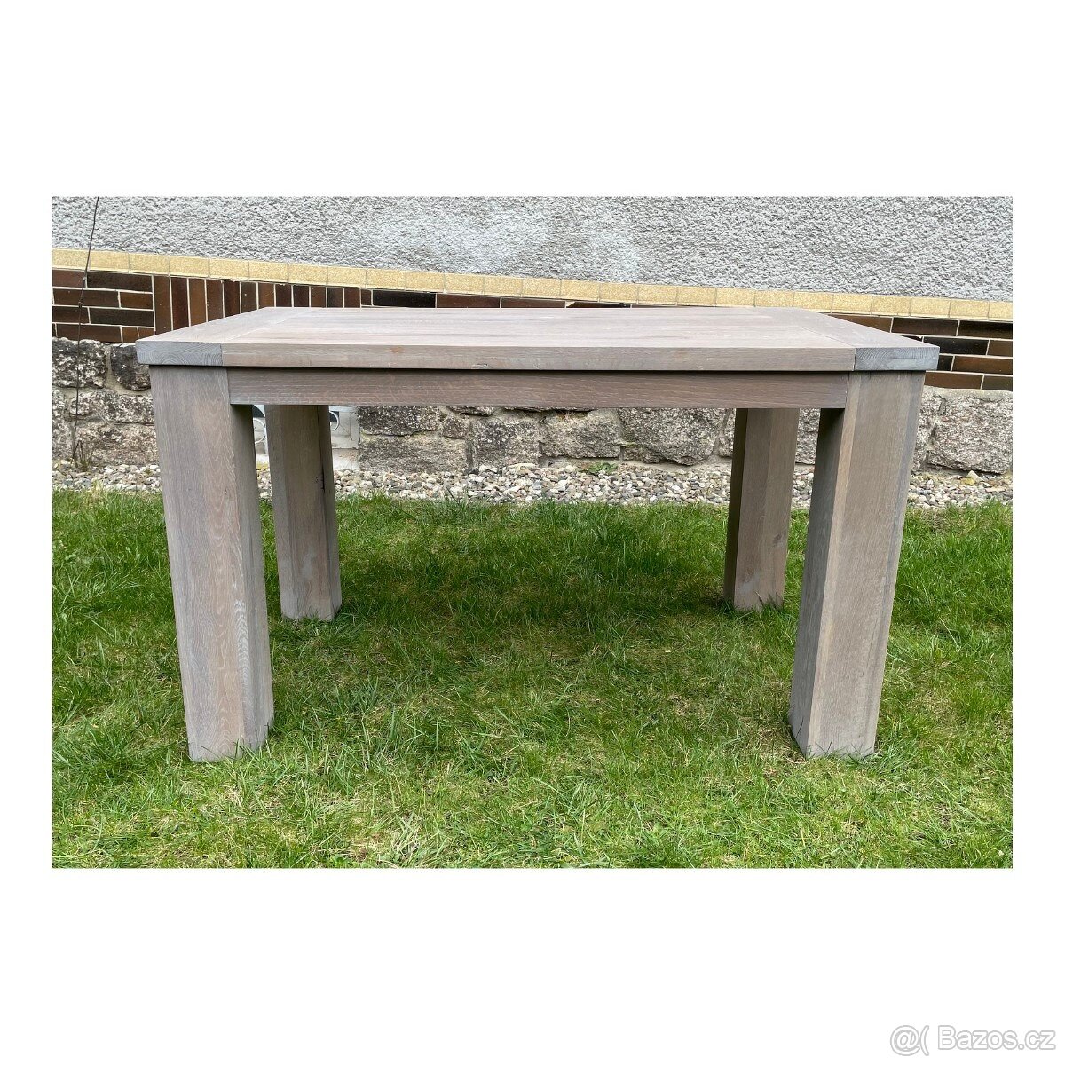 Nerozkládací jídelní stůl z masivu - Tom 130 cm