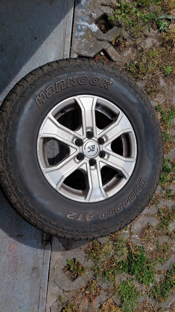 Litá kola Nissan