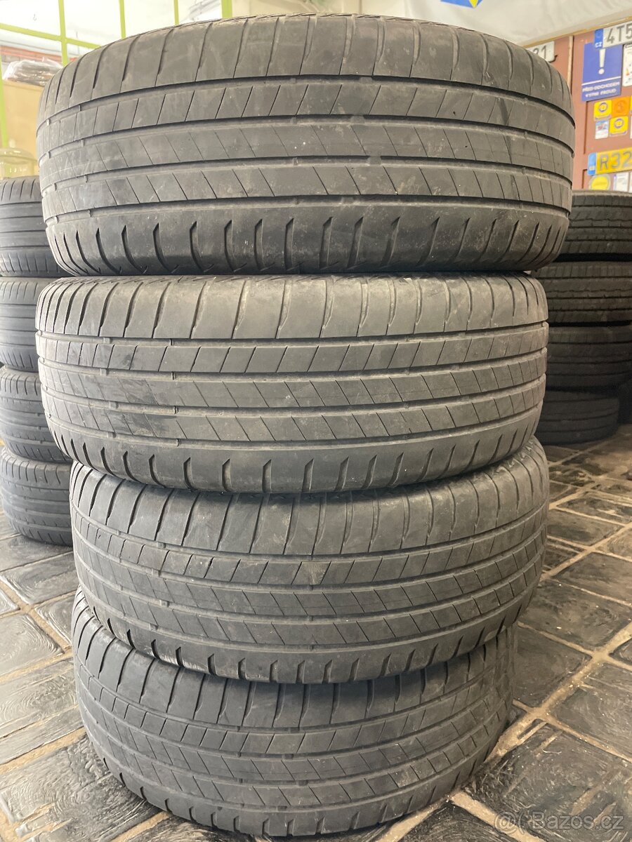 Letní pneu 215/60 R16