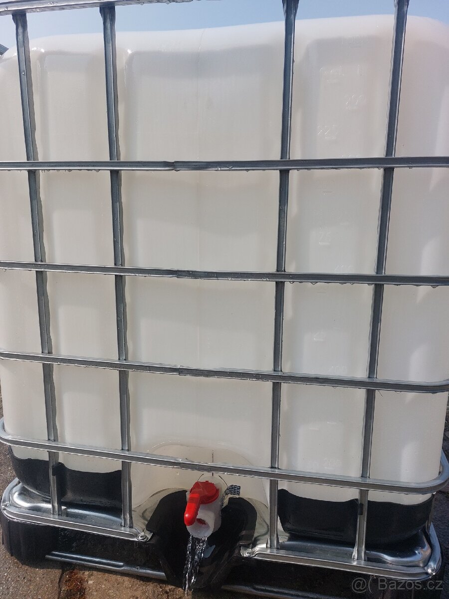 IBC kontejner 1000 litru na pitnou vodu, víno....