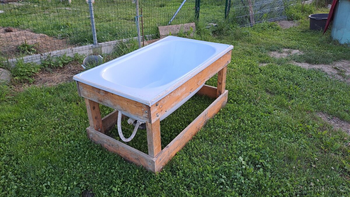 Prodám vanu na koupání, na zahradu i do domu.