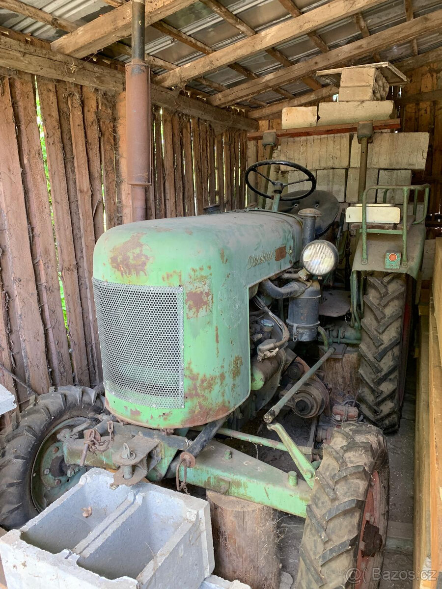 Prodám traktor: FENDT