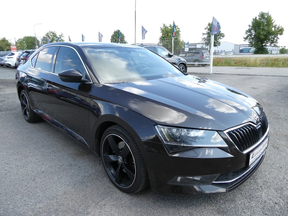 Škoda Superb 2.0 TDi 110kW DSG, 2x kola, ČR