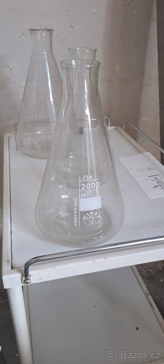 Laboratorni sklo konicka banka