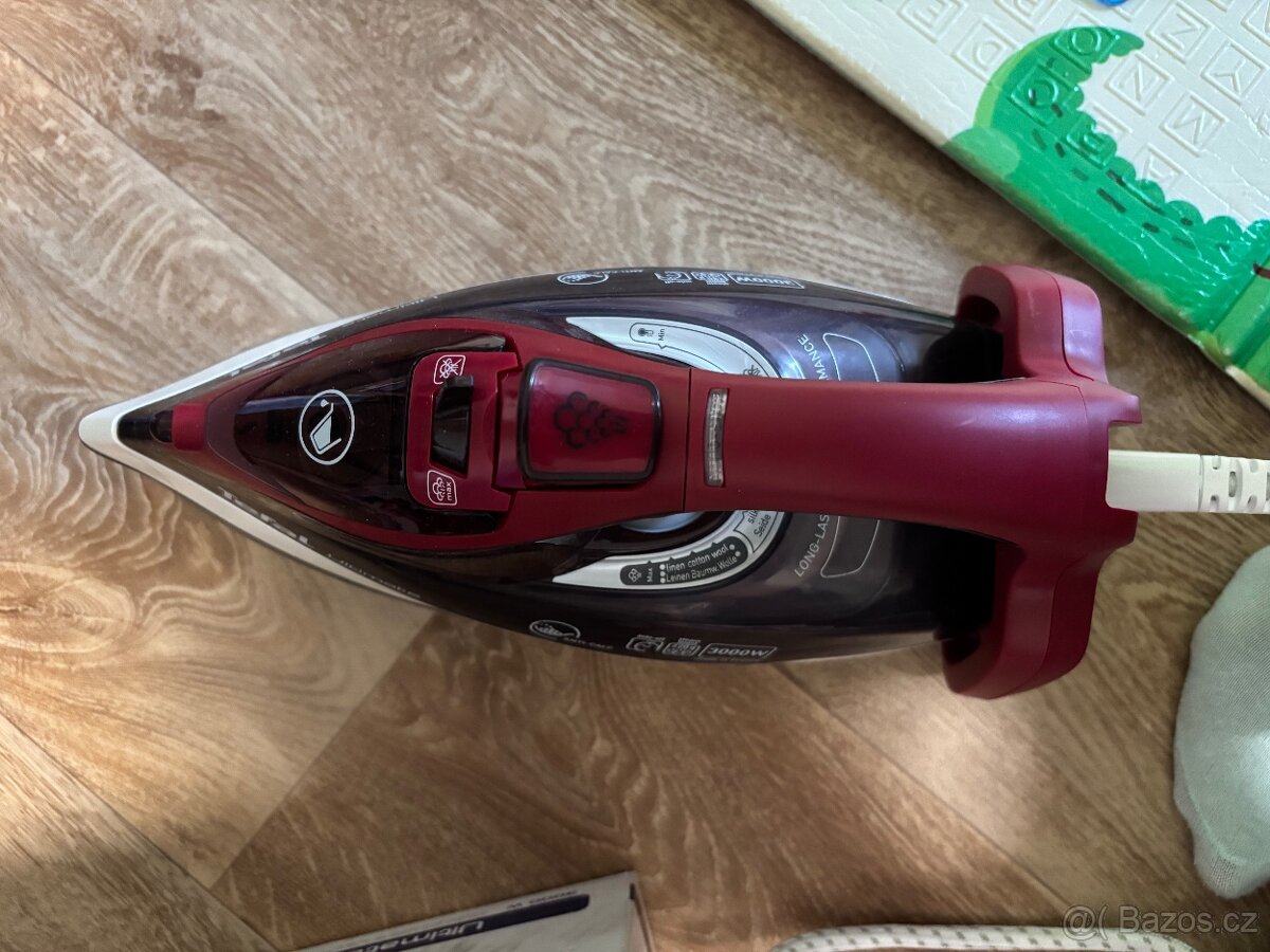 Napařovací žehlička Tefal