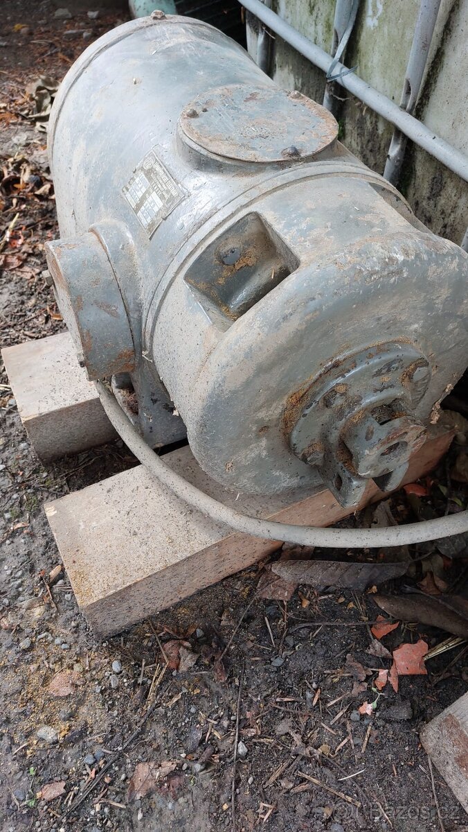 Elektromotor z hoblovačky