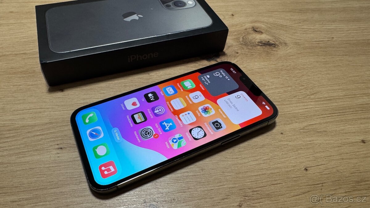 Apple iPhone 13 Pro 128GB, příslušenství, 8800Kč
