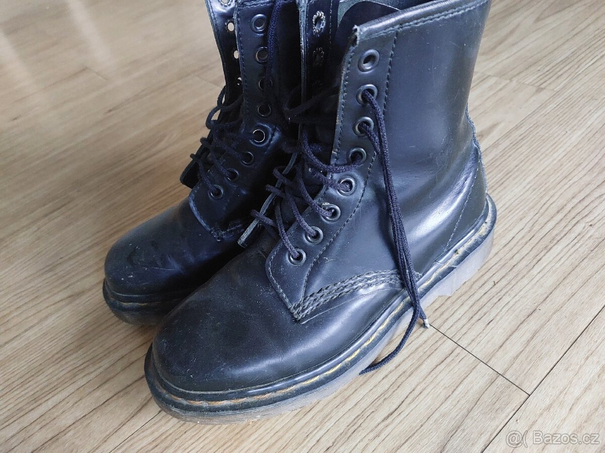 Dr. MARTENS