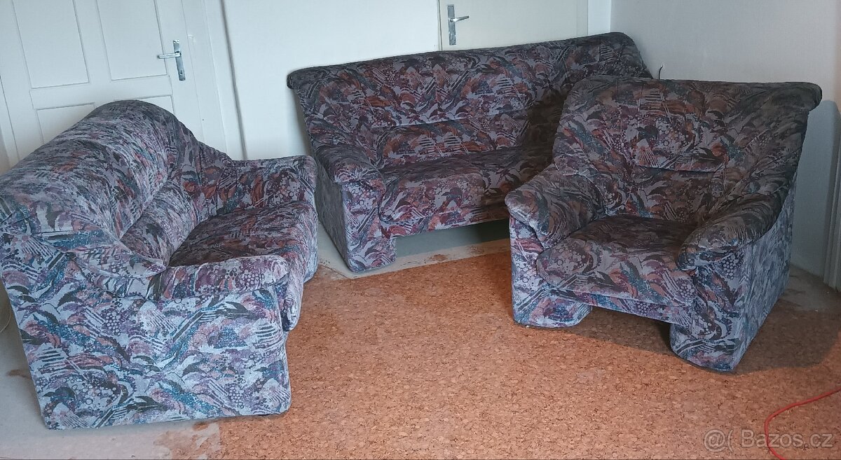 Zánovní sedací souprava. Použitá