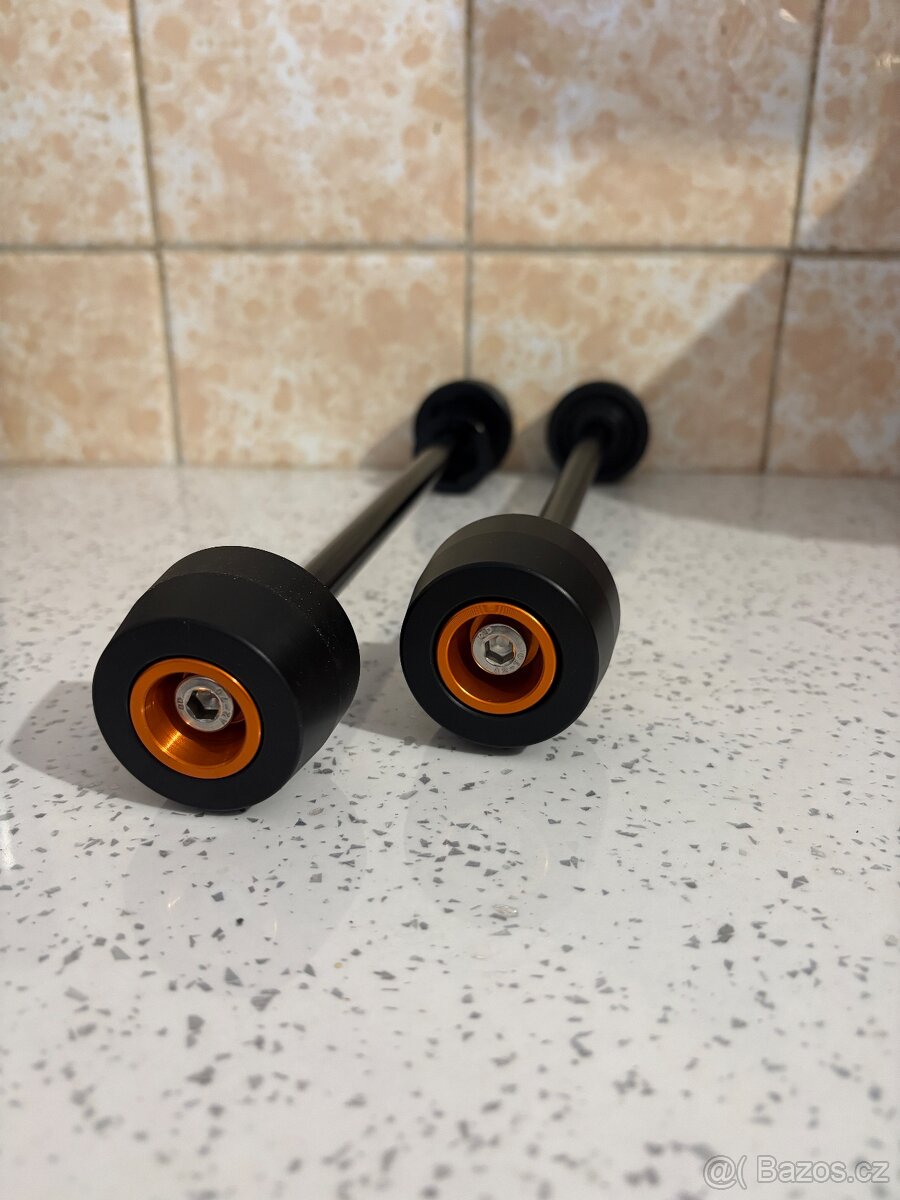 KTM SMC 690 R / enduro padáky do os kol