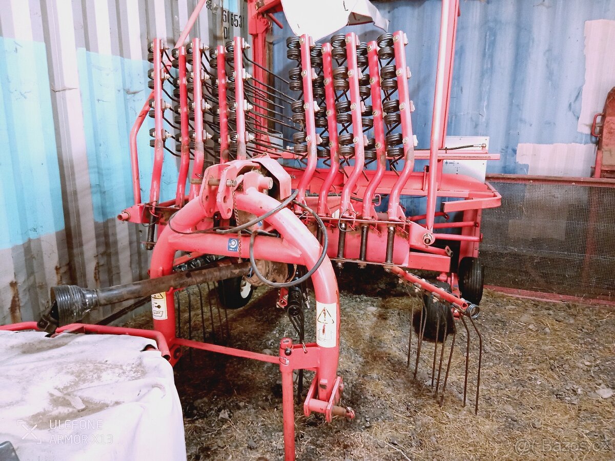 Prodám shrnovač sena Kuhn