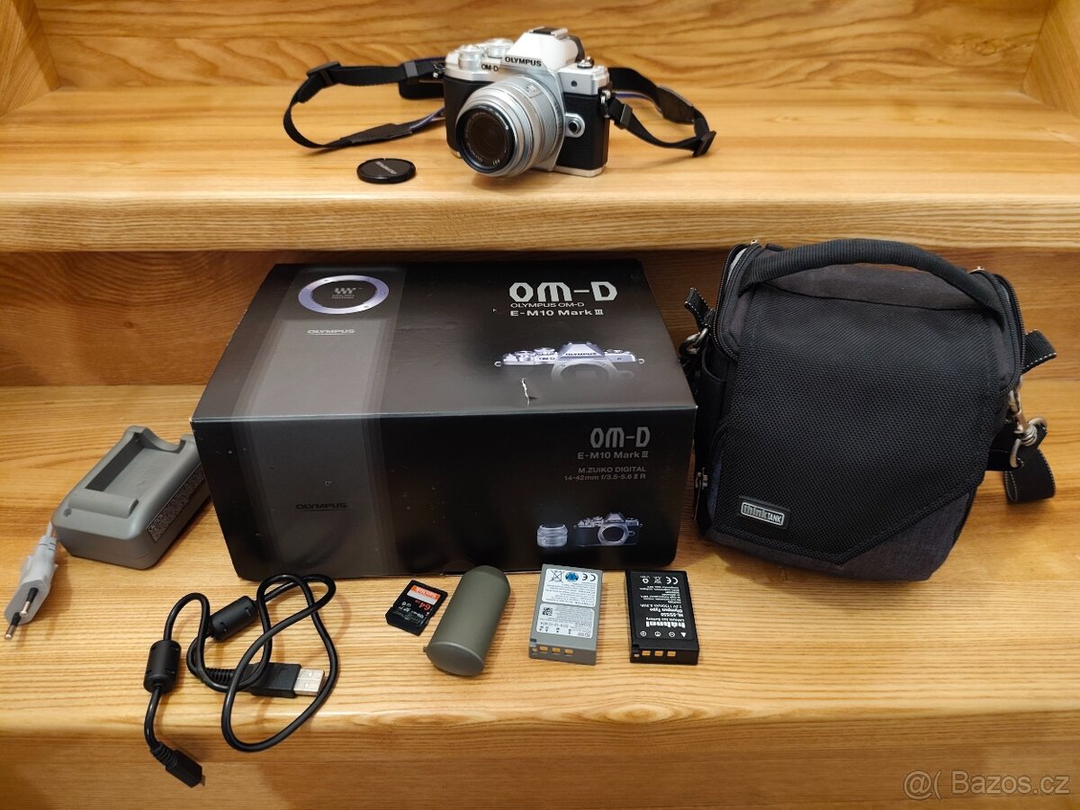 Olympus OM-D E-M10 Mark III