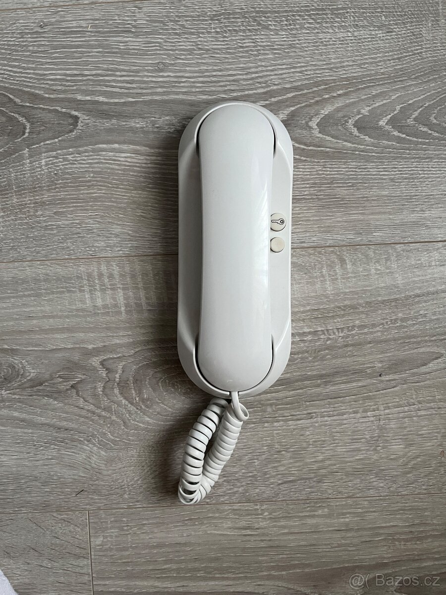 Tesla 4FP 211 22.201 Domácí telefon ESO s elektronickým vyzv