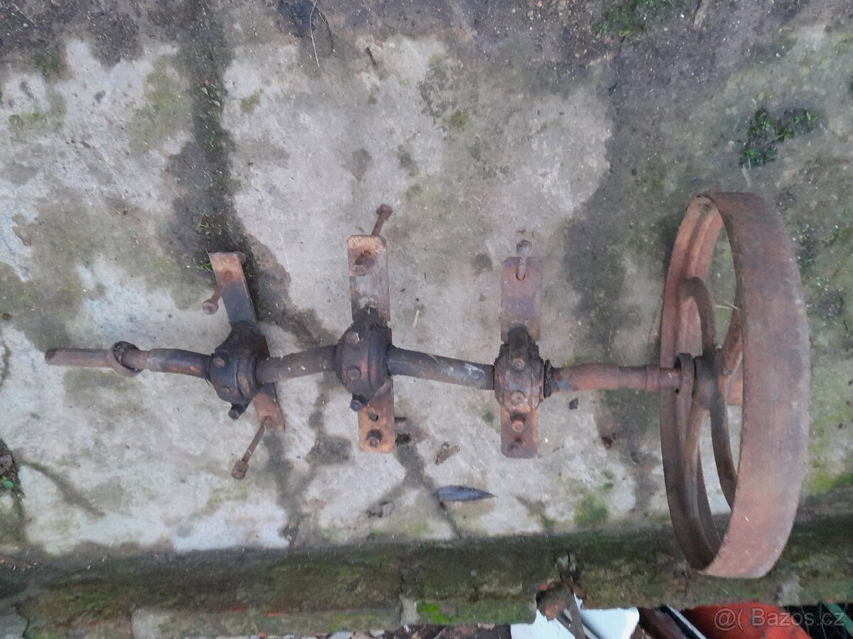 Kliková hřídel z mlátičky