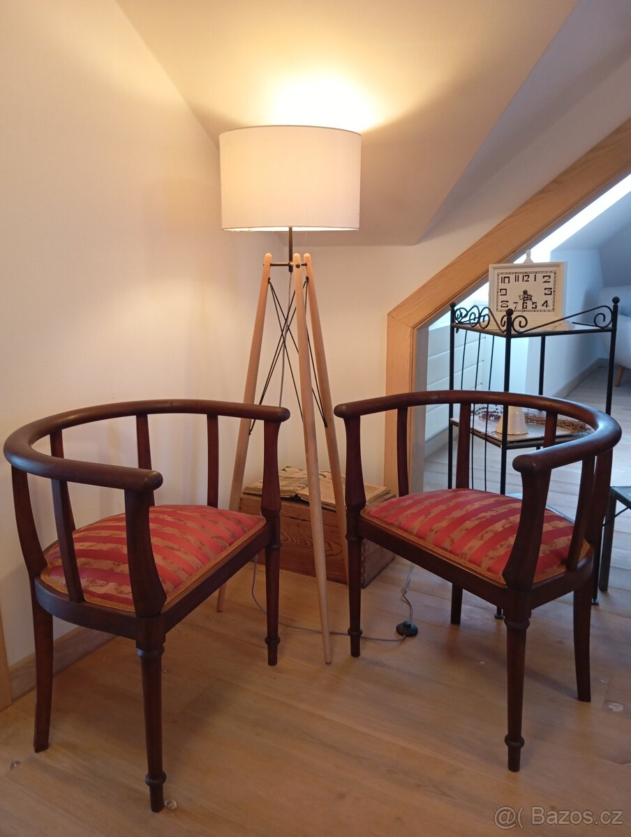 Starožitné křesla-masiv -Rarita