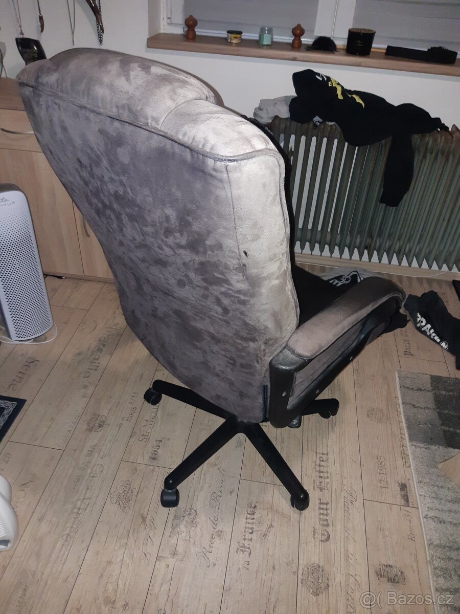 Křeslo k počítači
