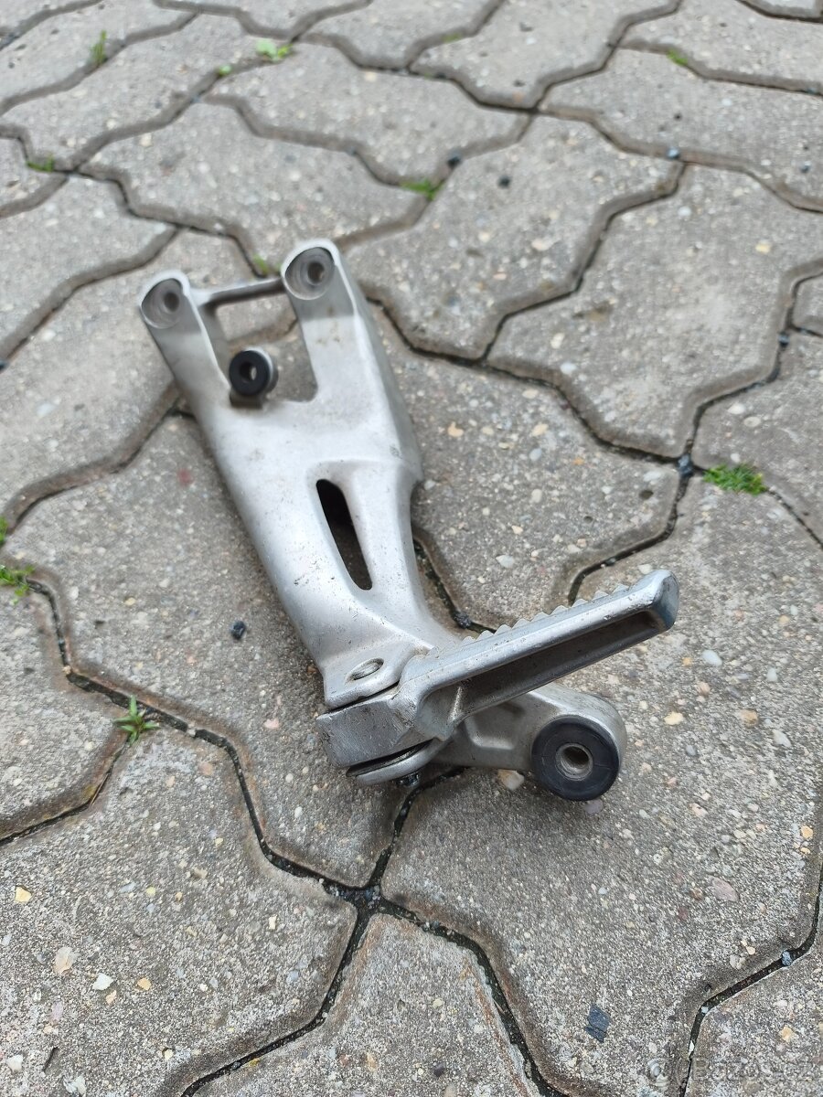 CBR 1100xx stupačky