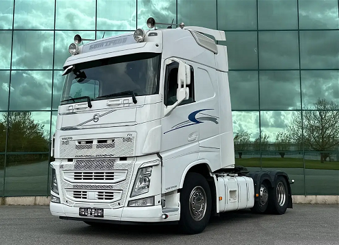 VOLVO FH500 6x2 - tahač návěsů